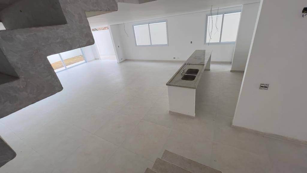 Casa, 4 quartos, 260 m² - Foto 2