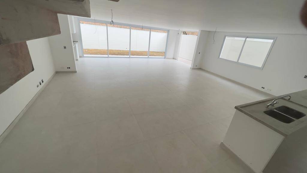 Casa, 4 quartos, 260 m² - Foto 3