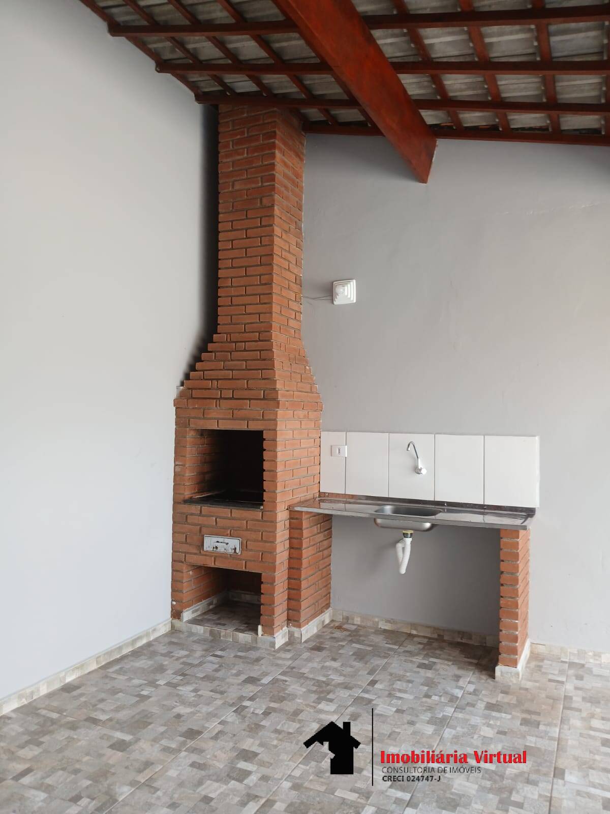 Casa à venda com 2 quartos, 84m² - Foto 2