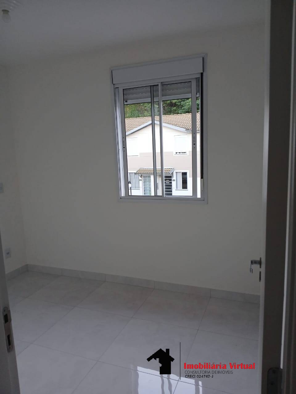 Casa à venda com 2 quartos, 54m² - Foto 8