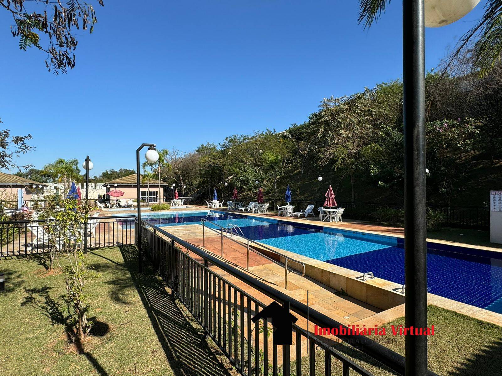 Casa à venda com 2 quartos, 54m² - Foto 9