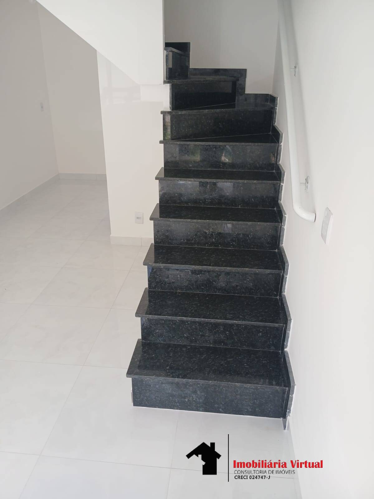 Casa à venda com 2 quartos, 54m² - Foto 11